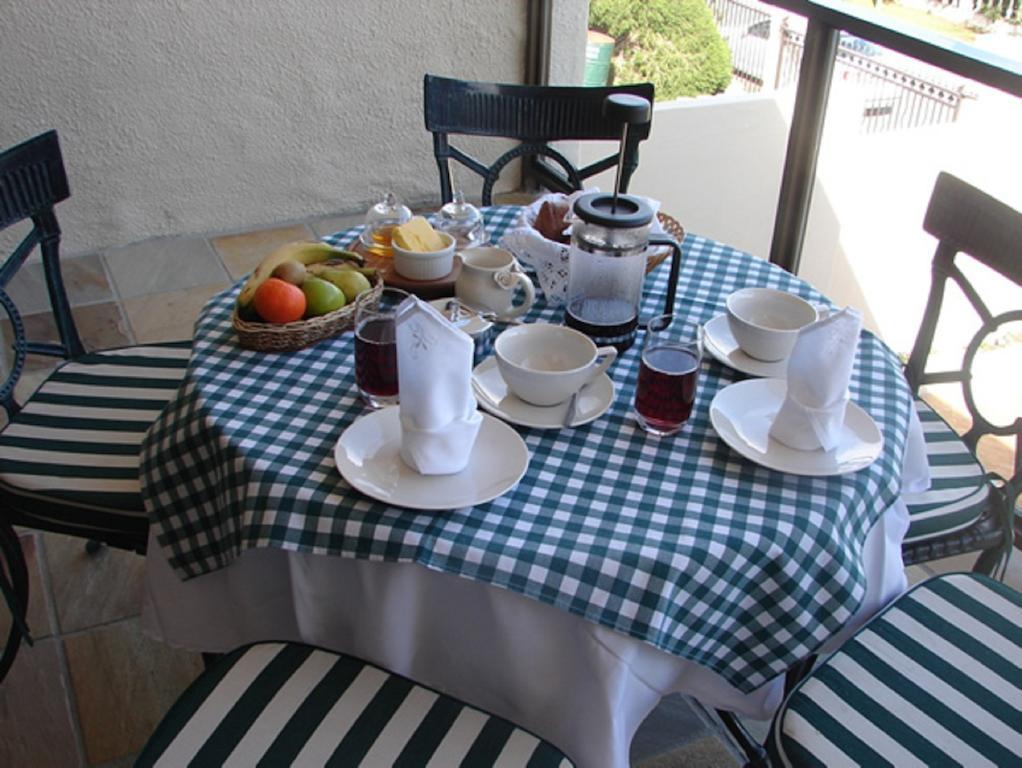Majorca House Bed & Breakfast Somerset West Exterior photo