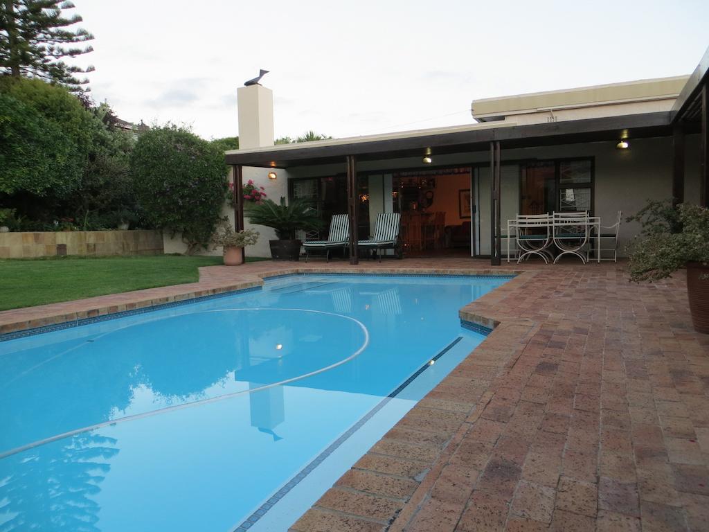 Majorca House Bed & Breakfast Somerset West Exterior photo