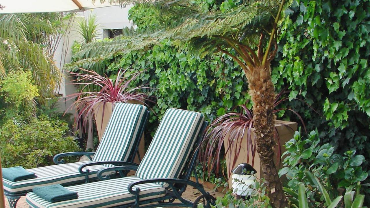 Majorca House Bed & Breakfast Somerset West Exterior photo